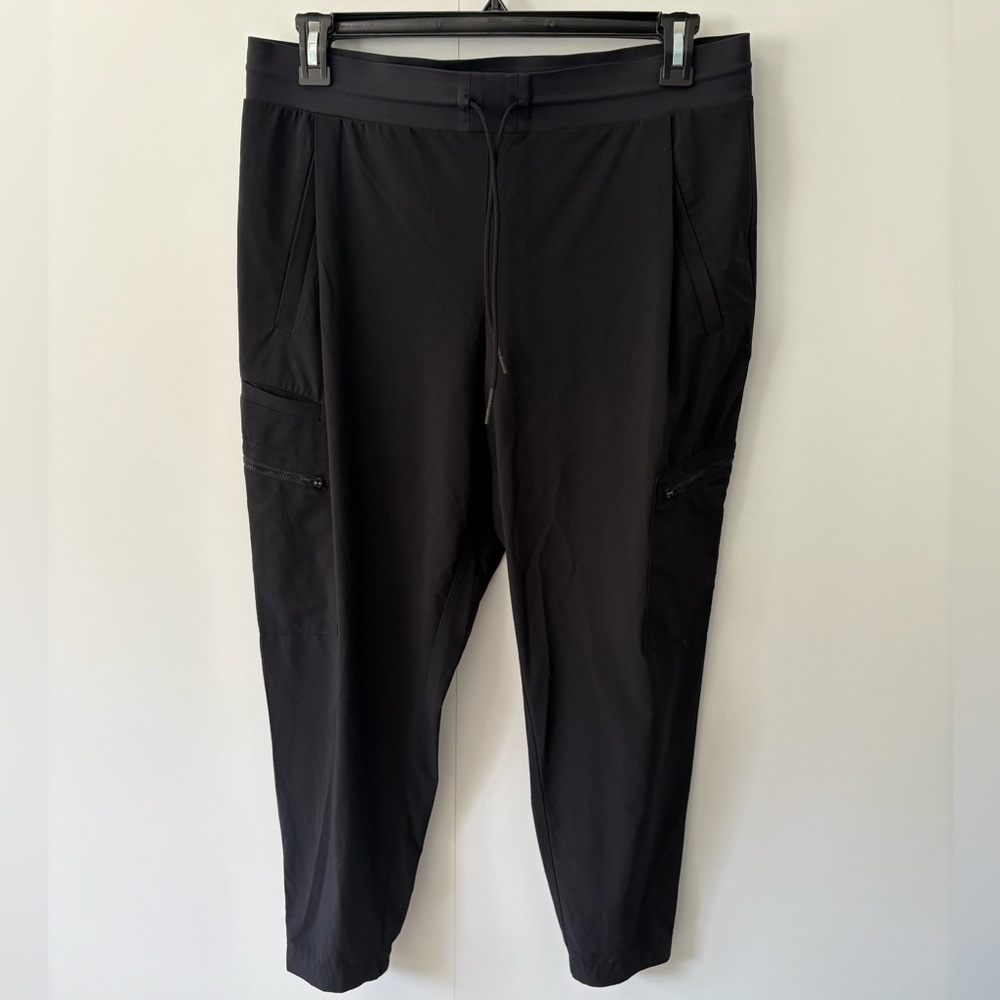 Athleta drawstring cargo jogger Venture pant